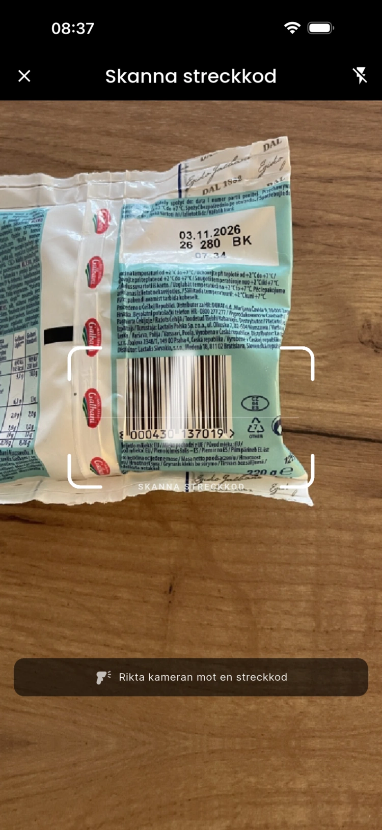 Streckkodsskanner i appen: kameran läser produktens streckkod och appen slår upp den i Open Food Facts