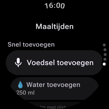 Pagina Maaltijden op Wear OS: Voedsel toevoegen om een maaltijd met je stem of het toetsenbord te loggen, Water toevoegen en je vaste voedingsmiddelen in Snel toevoegen